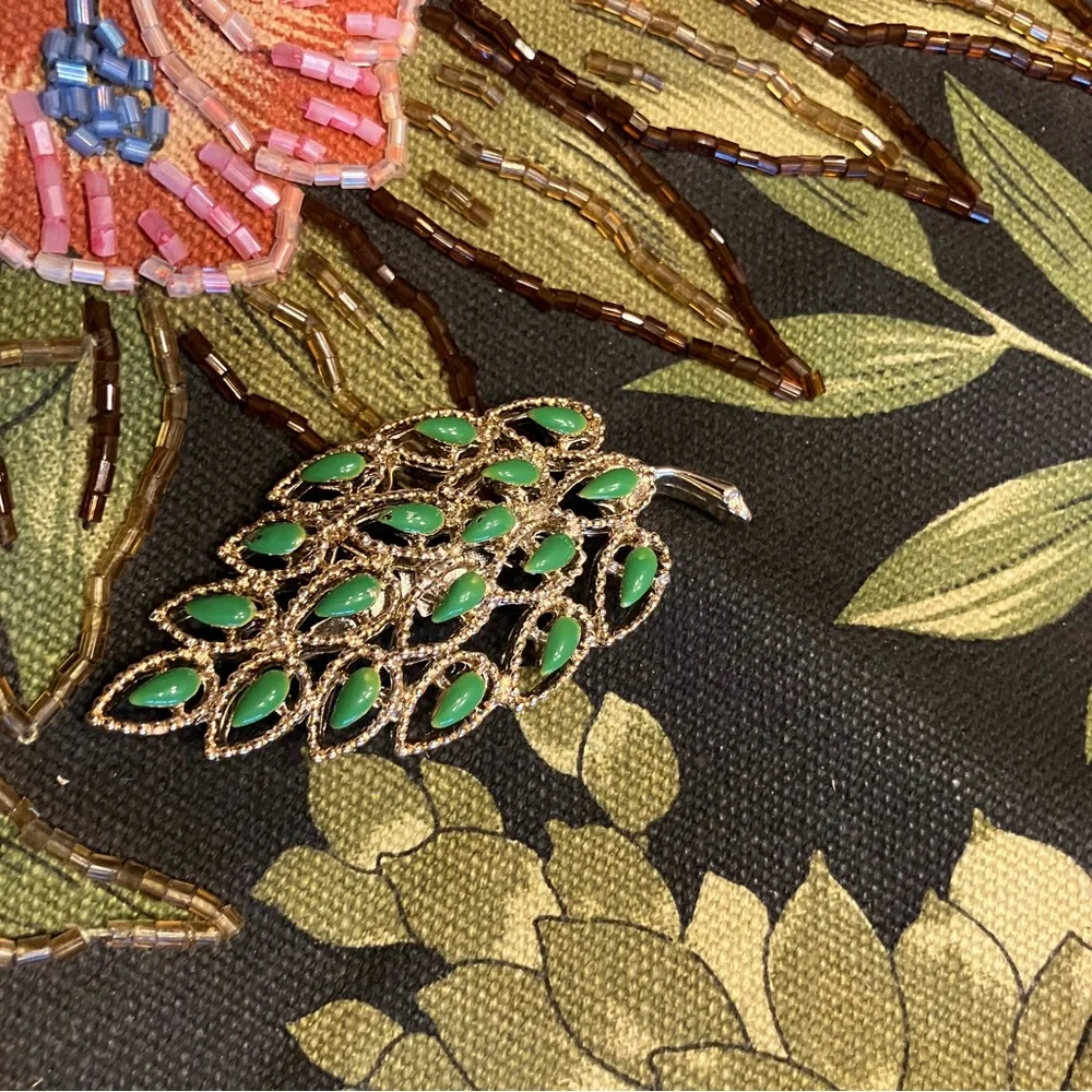 GERRY’S VINTAGE FILAGREE GOLD TONE LEAF BROOCH - Picture 4 of 9